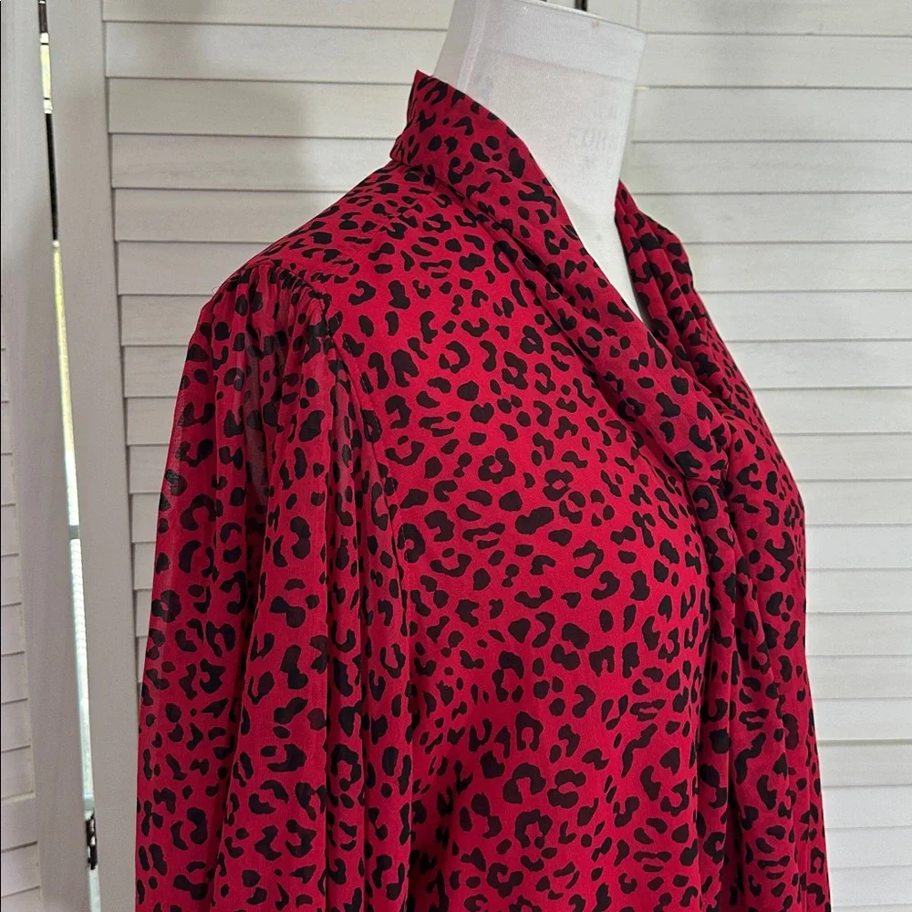 Chico’s Red Leopard Tie-Neck Blouse Size 3 (16) XL - Picture 5 of 16